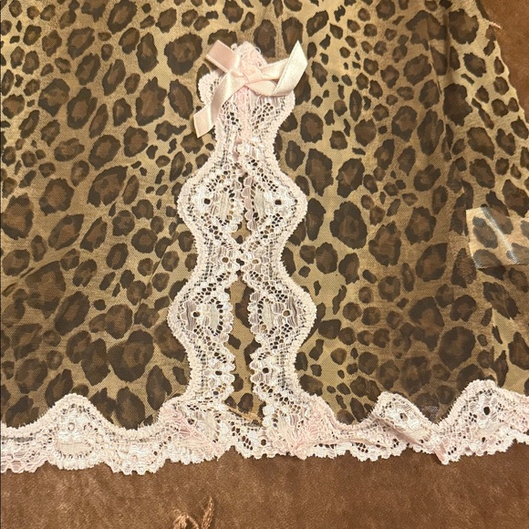 NWT - H&M Leopard Print Lace Trim Chemise - Picture 3 of 3